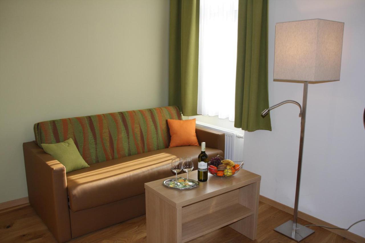 Weinhotel Rieder Poysdorf Eksteriør billede
